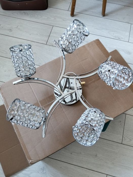 Продам люстру освящения, недорого