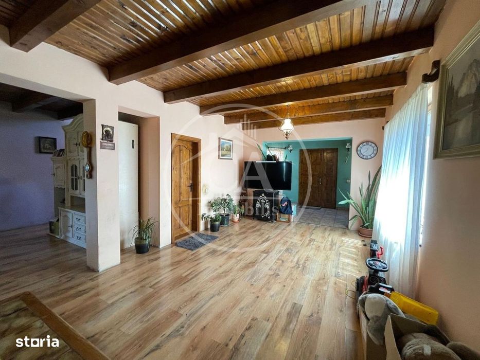 Casa de vânzare cu 4 camere de tip D+P+M in zona Cheriu, Bihor