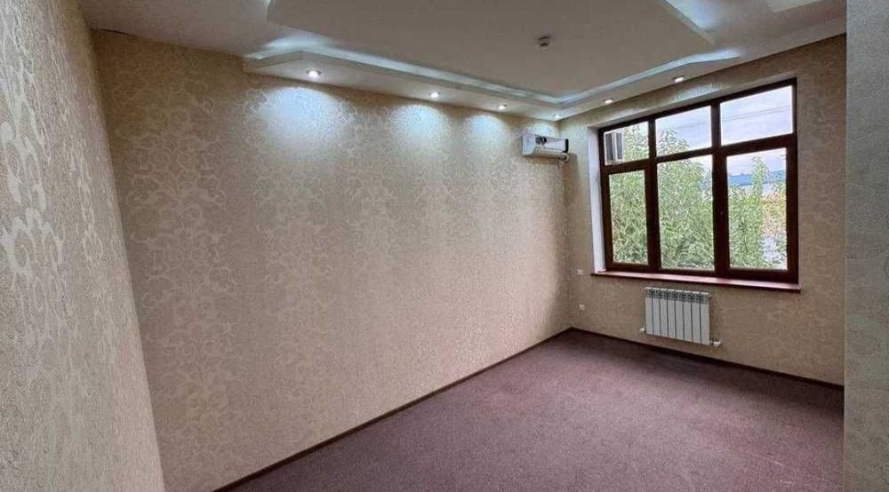 Сдается просторное 2- этажное здание.