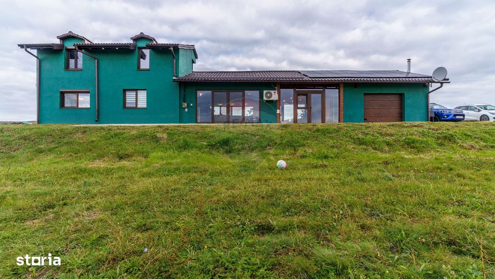 Teren 9.42 ha extravilan + casa 230 mp, COMISION 0%
