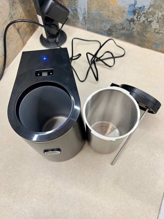 JURA Cool Control 1l. Черен. Охладител за мляко. Почти неупотребяван.