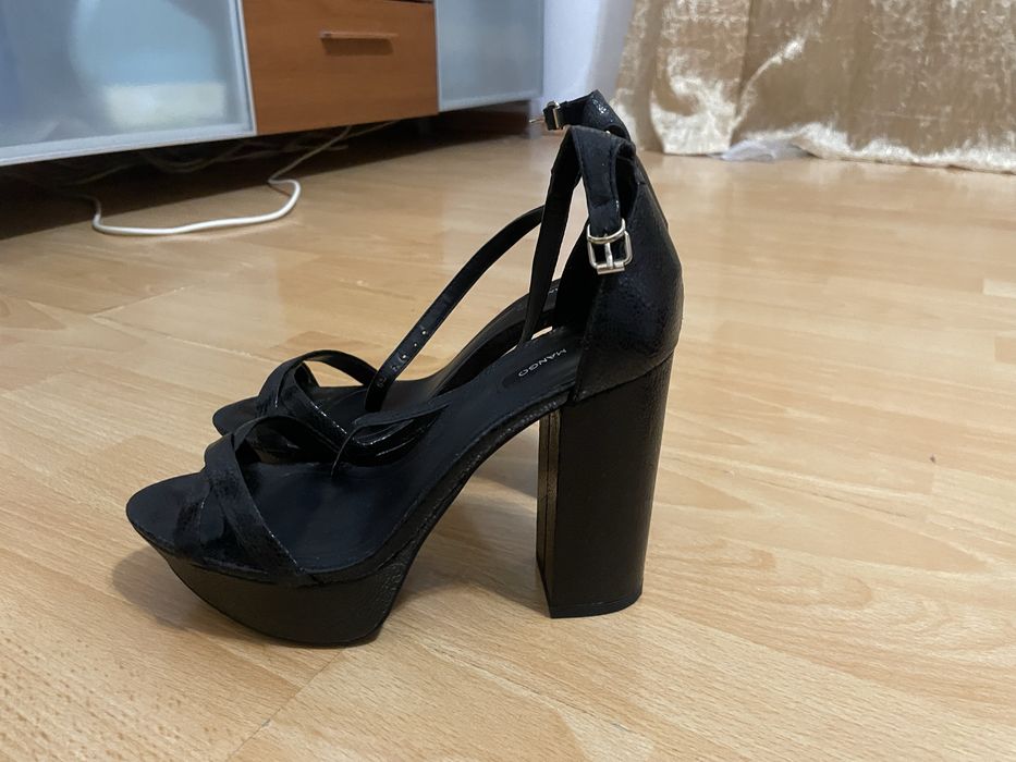 Босоножнки Mango