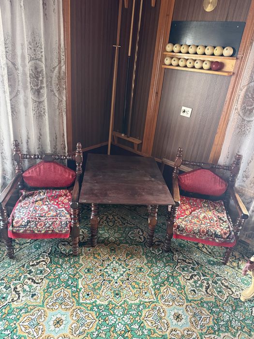 Antikvarniy stol stul