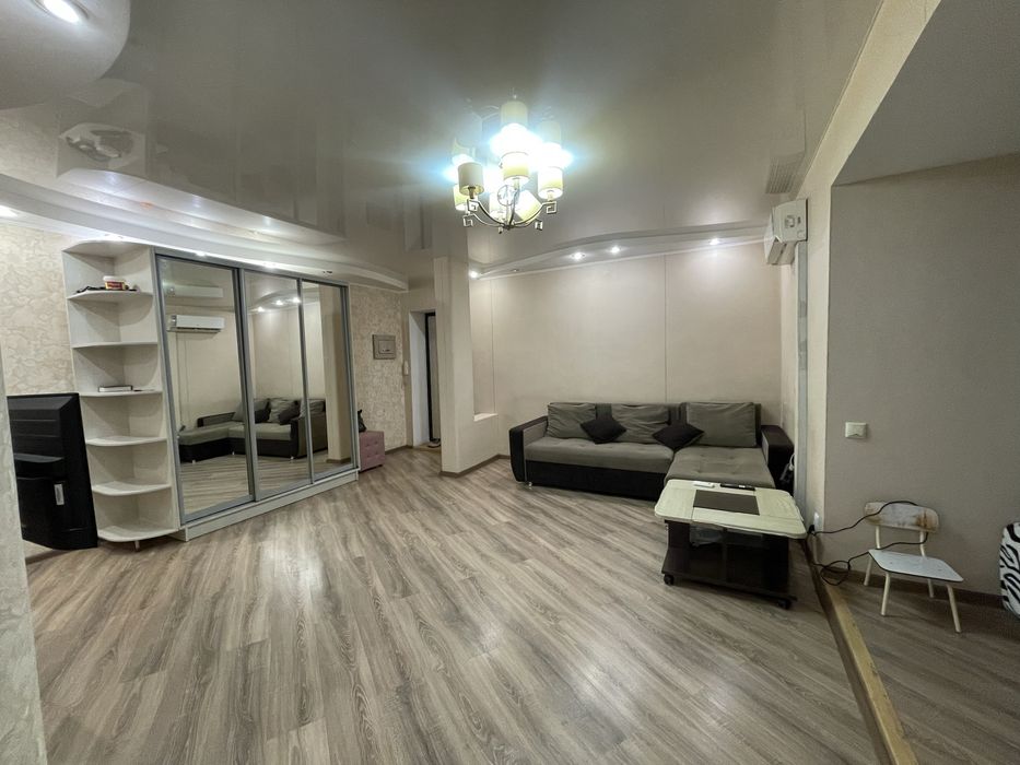 Сдается 3х ком. квартира, р-н пл. Республики
