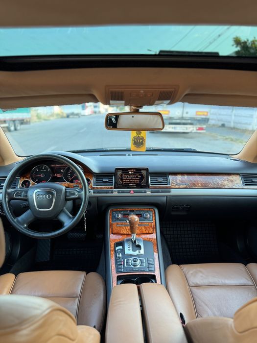 AUDI A8 2009 — imagine 2