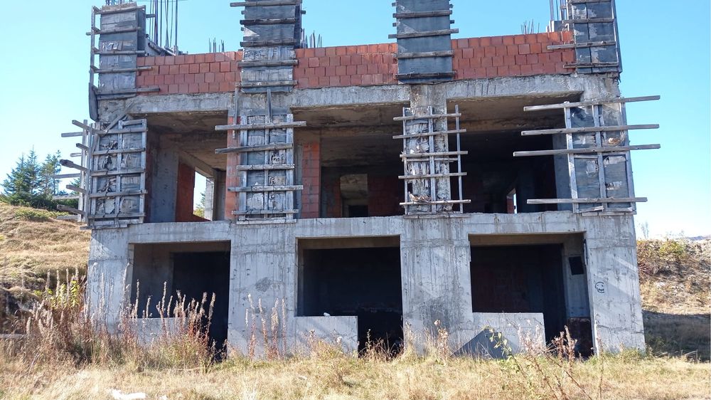 Pensiune in construcție/ teren 1100MP