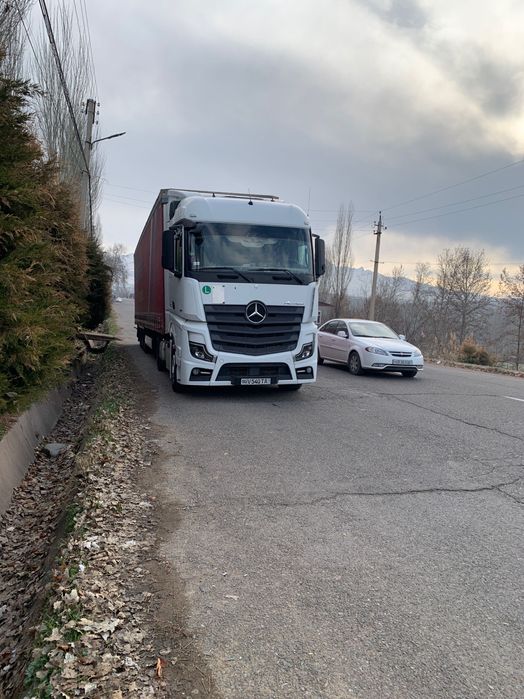 Mercedes Benz aktros mp4