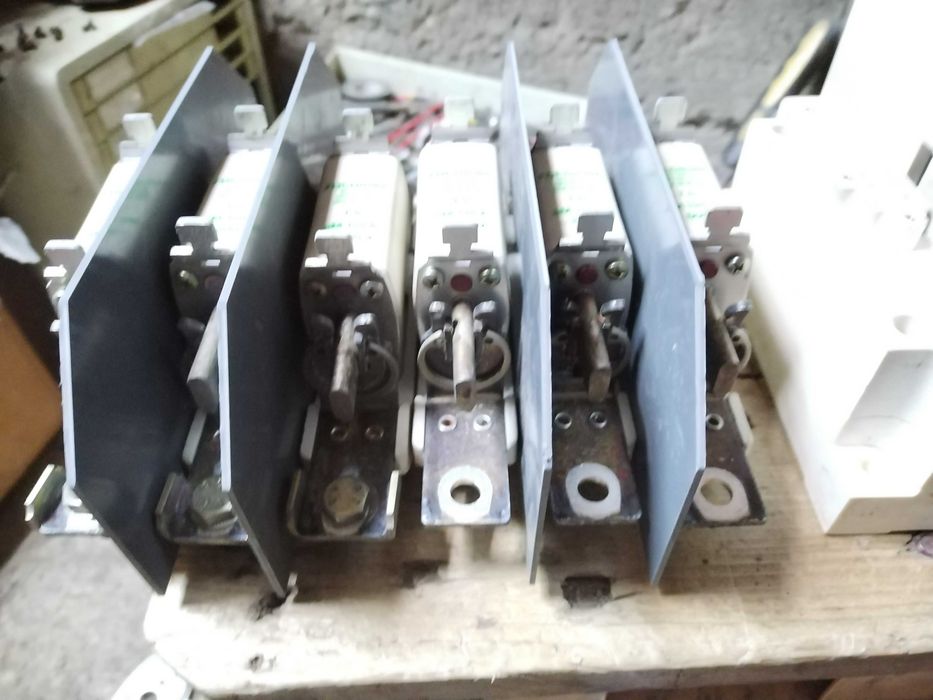 Comutator de putere și siguranțe 380.v