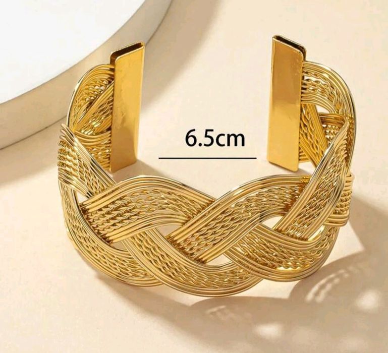 Елегантна гривна