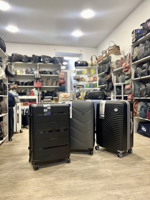 Высокопрочные Чемоданы