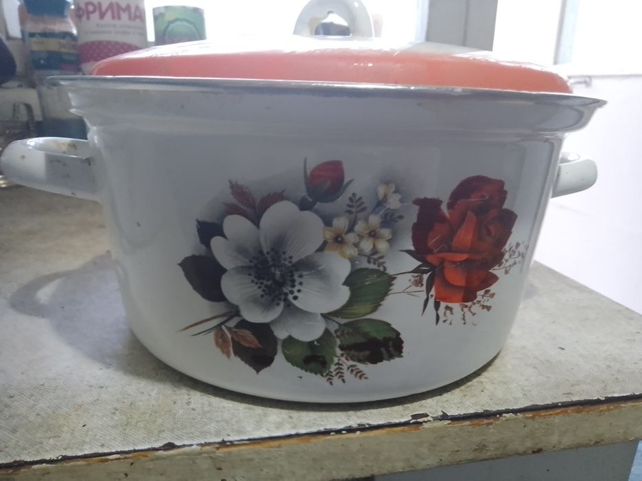 Продаю кастрюли разные