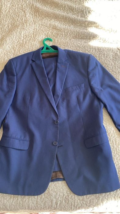 Костюмы мужские продам