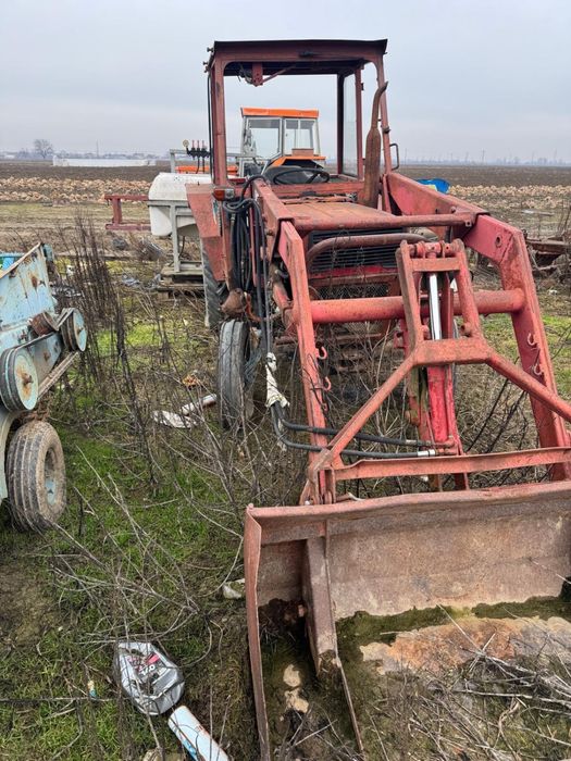 Incarcator frontal tractor u445