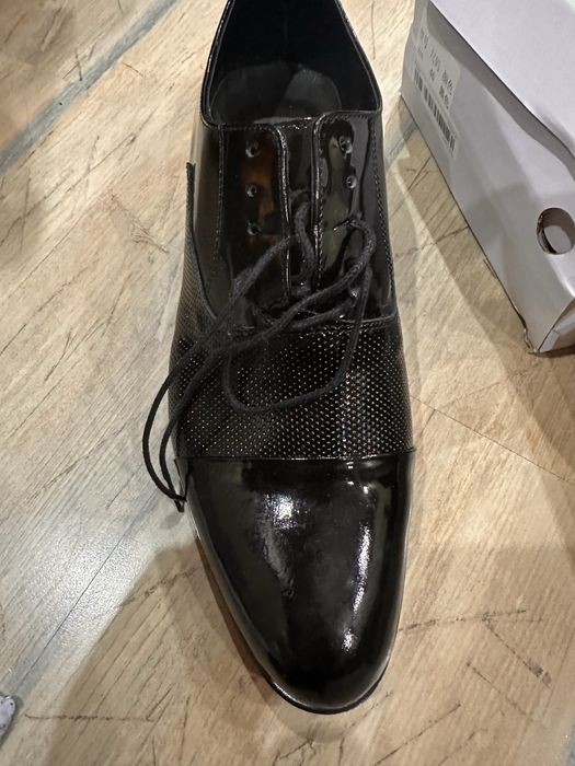 Нови обувки официални.