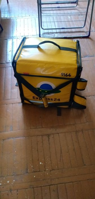 продам абсолютно новую укомплекмлектованую курьерскую термосумку