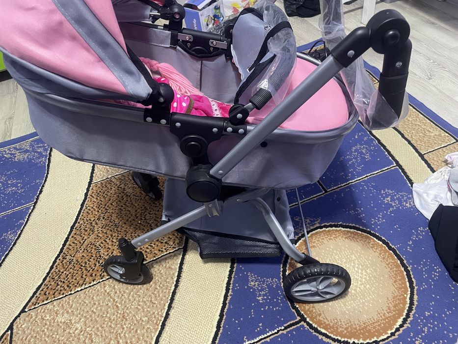 Игрушечная коляска