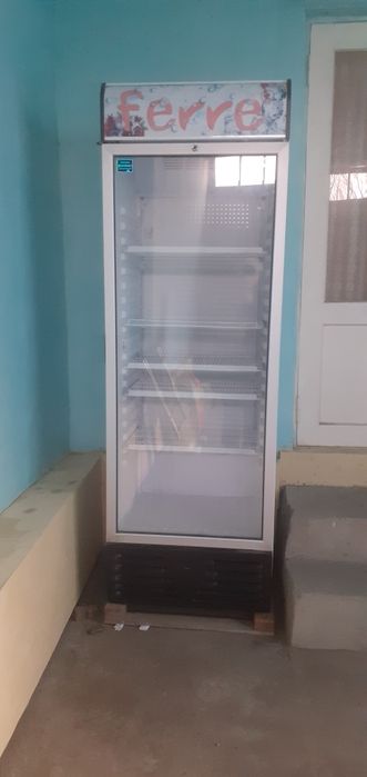 Витринний холадельник сотилади, янги, кафолати 3 йил