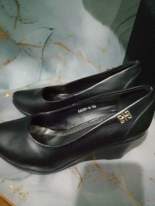 Туфли на коробке