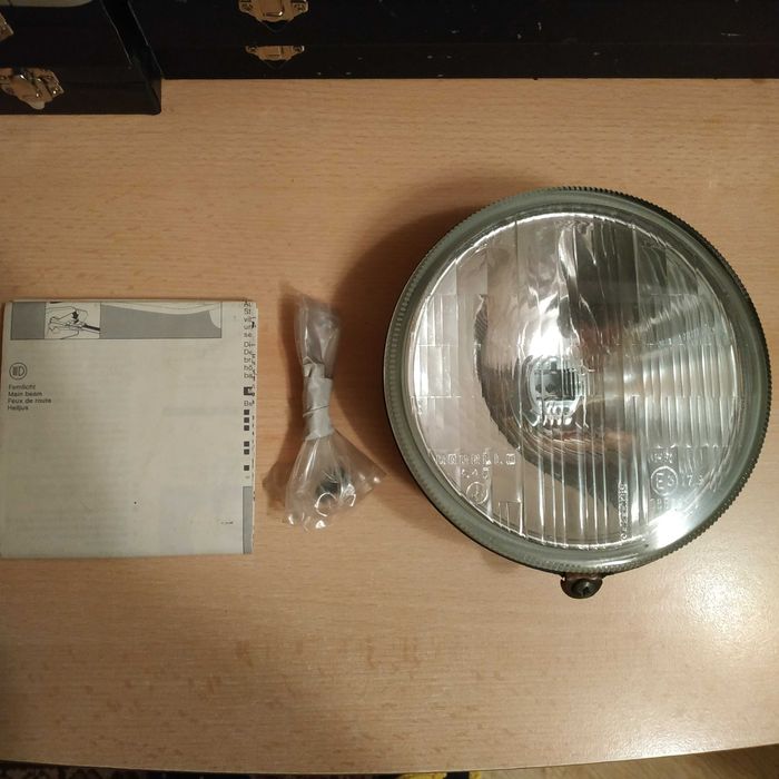 Proiector halogen NOU (Hella Comet 500), cu rază lungă de acțiune