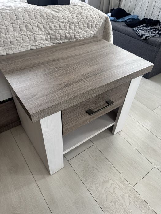 Нощни шкафчета за спалня