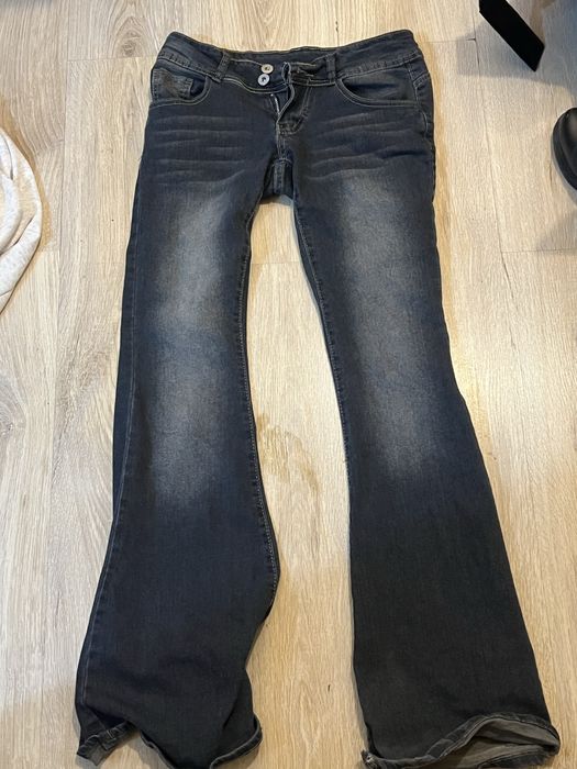 джинсы клеш в стиле 2000 ых