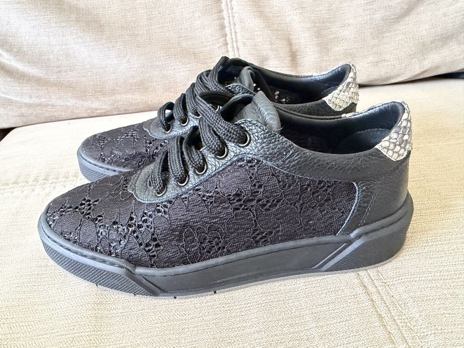 Кросовки женские