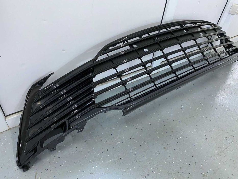 Решетка бампера Camry 75 оригинал