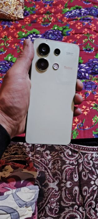 Redmi Not 13 full 8/128 ideal deyarli yangi 1 qol ishlatilgan tel.
