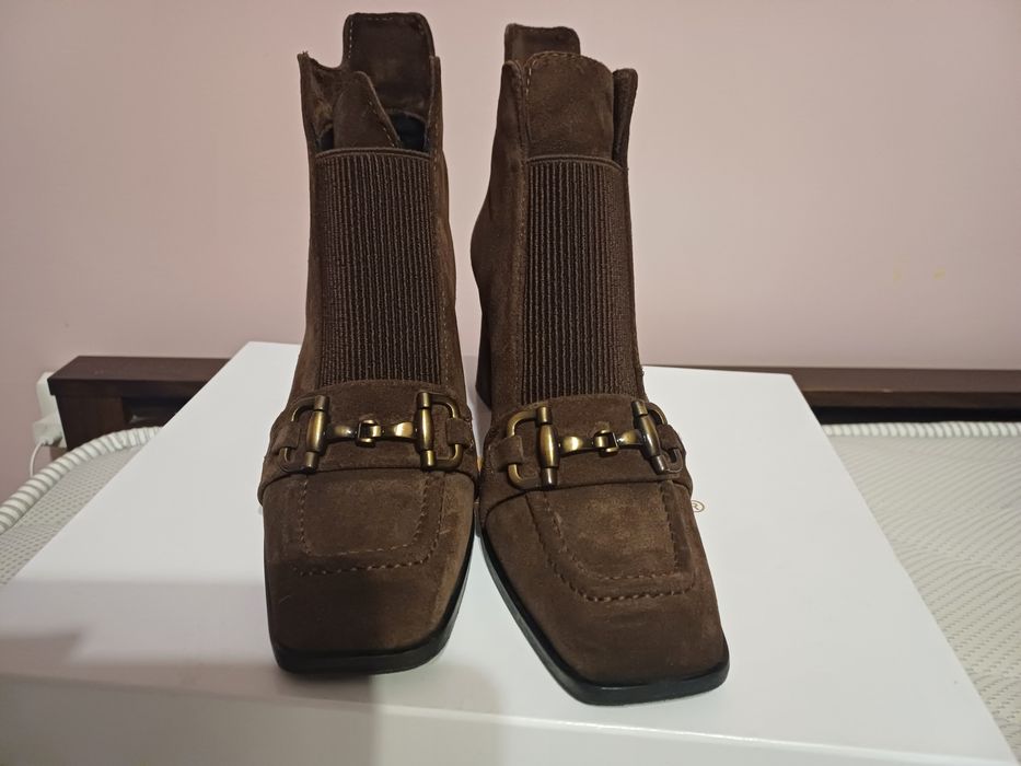 Продавам велурени дамски боти