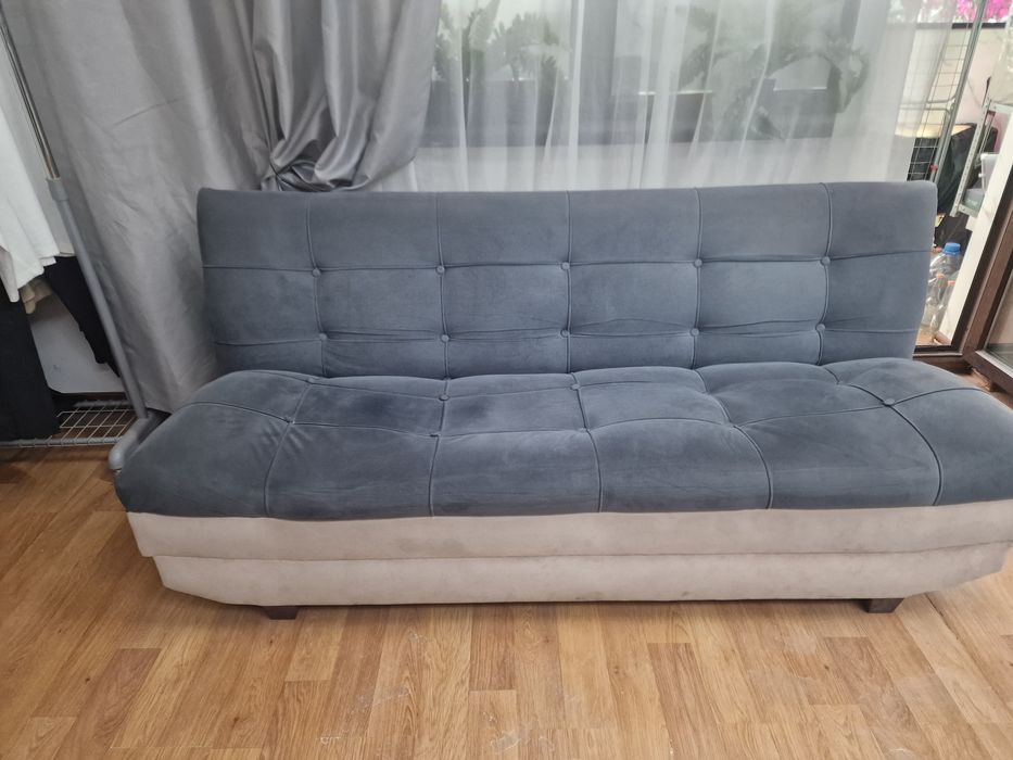 Продается  Диван для гостиной или дачи