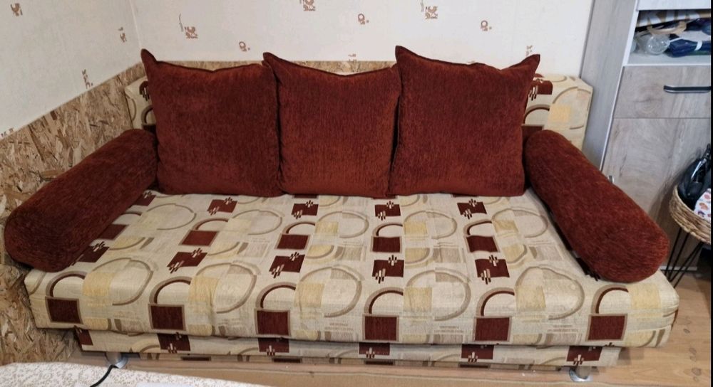 + Подарък диван. Масив секция + скрин + маса + столове