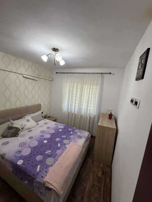 Apartament cu 3 camere Tandarei central