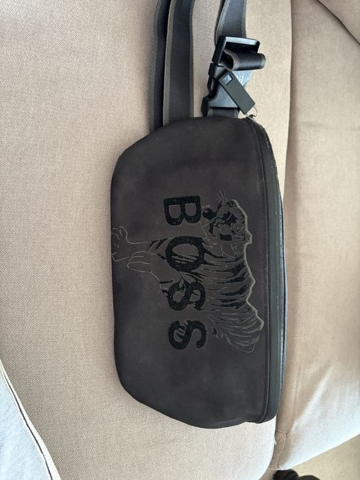 Чанта  за кръсто hugo boss
