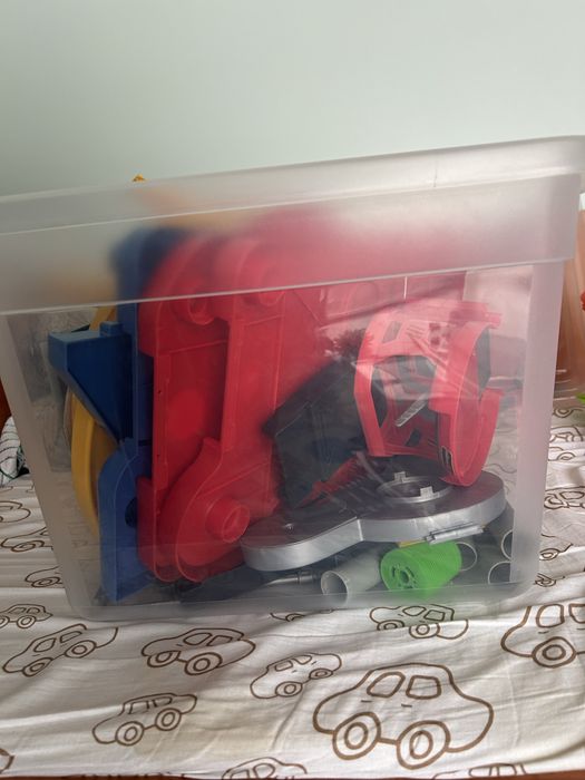 Детска играчка гараж за коли на Бураго