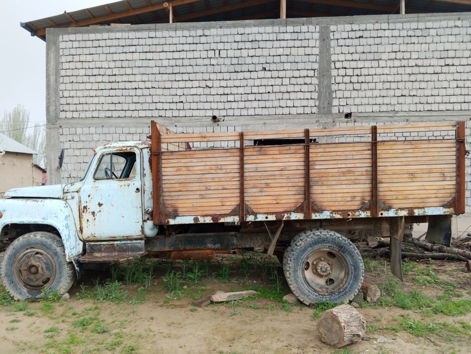 Gaz 53 sotiladi 6ta baloni yangi