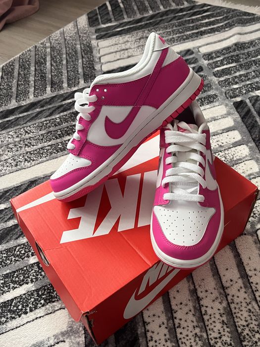 Nike Dunk Pink.
