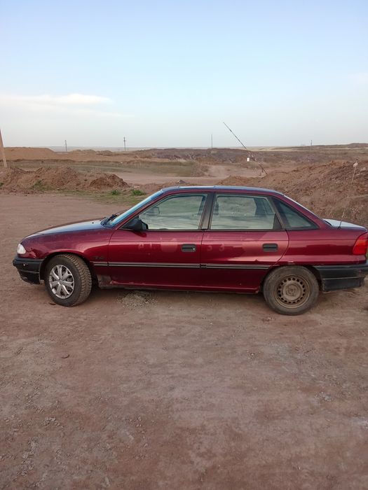 Продаю Опель Астра ф 1.8