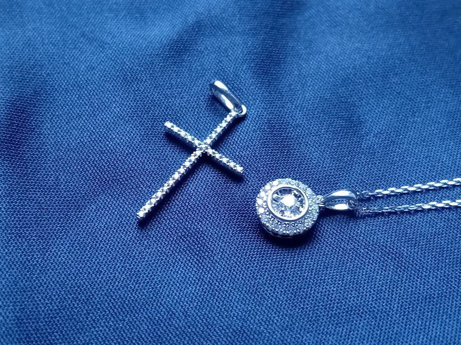 Pandantiv Aur 18 kt diamante / Lant si Pandantiv Aur 14 kt cu diamante