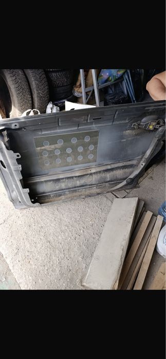 Двери на таурег 2003год