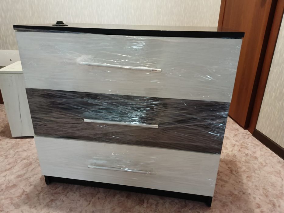 Продаю Зеркало+комод настенное