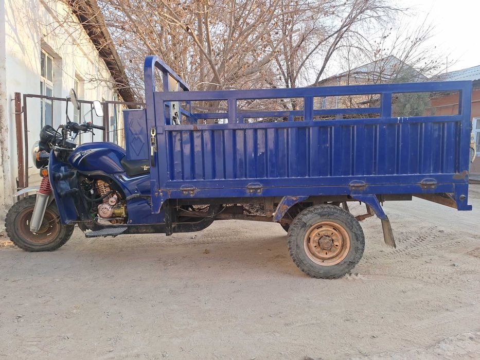 Лочин маркалы мотоцикл сатылады