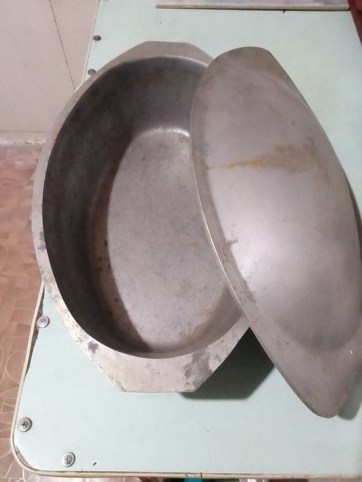 Кастрюля  7 литров..утятница.