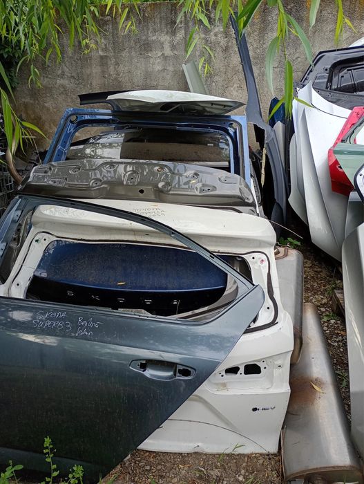 Piese en-gros usi capote haion Audi Bnw Posche Mercedes Volvo VW Dacia