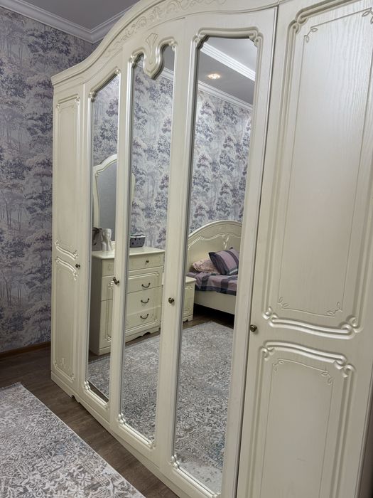 Спальный гарнитур