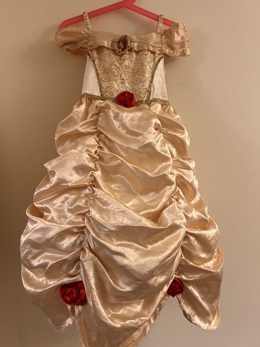 Платья Анны, Авроры, Золушки, Рапунцель, Бэль