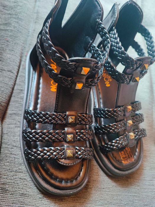 Черни детски сандали