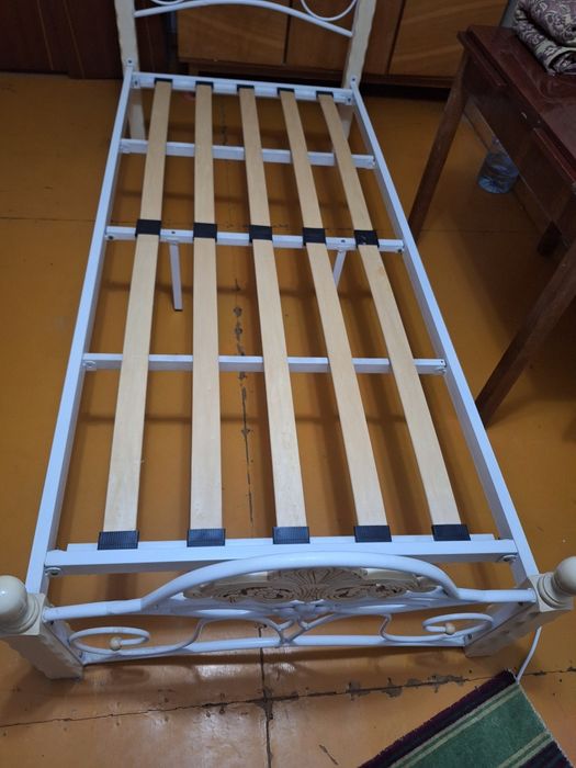 Продам кровать .