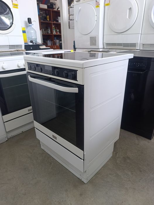 Готварска печка ELECTROLUX VOSS с индукционен плот