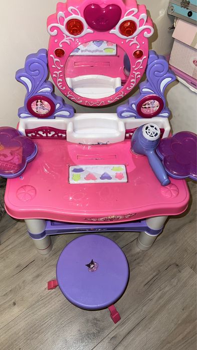 Детский столик