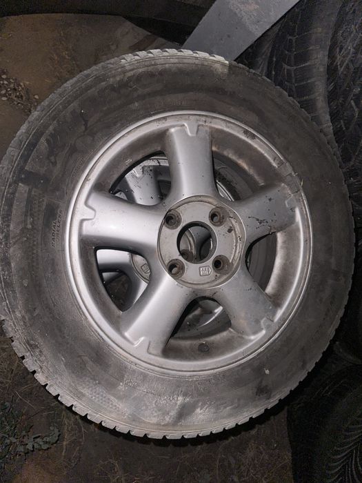 Гуми с джанти за нисан алмера